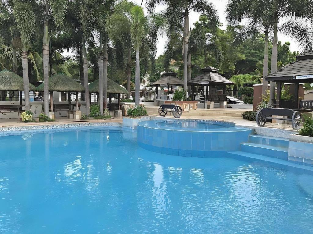 Quezon Premier Hotel - Candelaria Candelaria  Εξωτερικό φωτογραφία