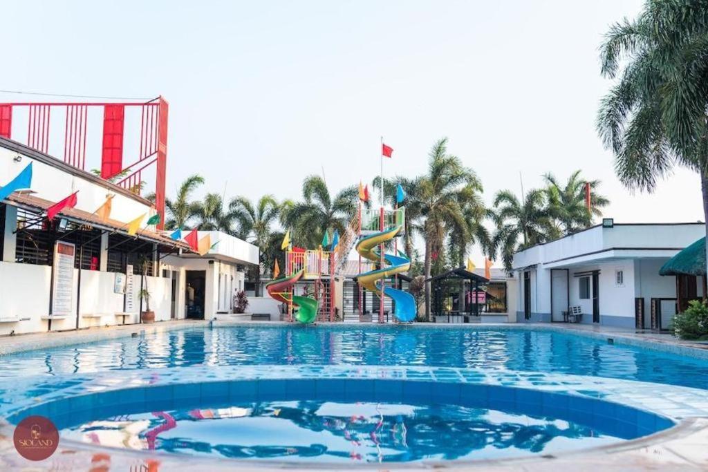 Quezon Premier Hotel - Candelaria Candelaria  Εξωτερικό φωτογραφία
