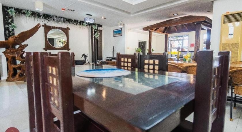 Quezon Premier Hotel - Candelaria Candelaria  Εξωτερικό φωτογραφία