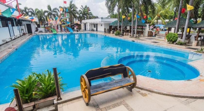 Quezon Premier Hotel - Candelaria Candelaria  Εξωτερικό φωτογραφία