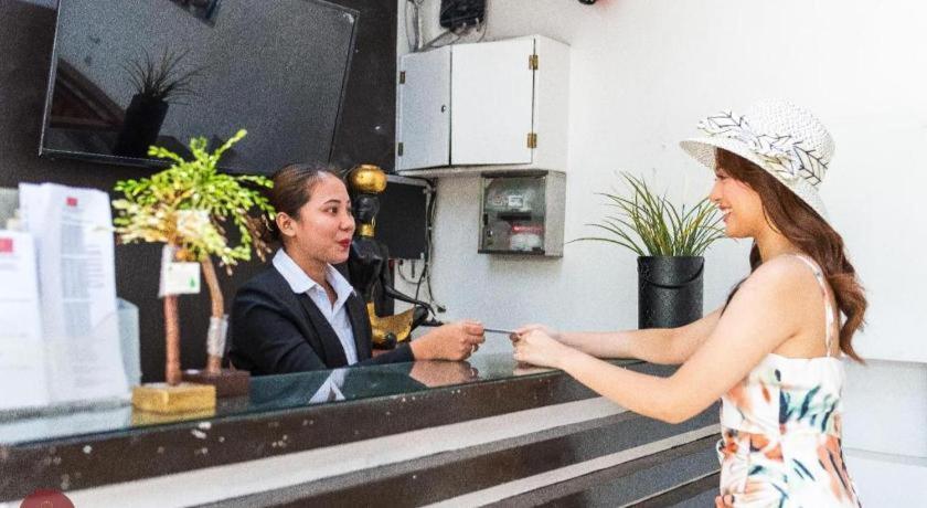 Quezon Premier Hotel - Candelaria Candelaria  Εξωτερικό φωτογραφία