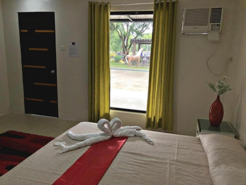 Quezon Premier Hotel - Candelaria Candelaria  Εξωτερικό φωτογραφία